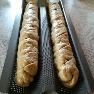 Master Class Baguetteblech 39 cm perforiert – Bild 3