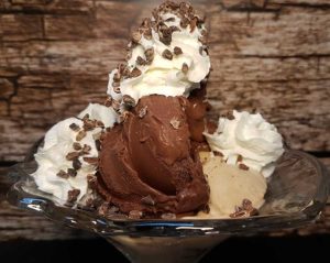 Karamel-Eis Karamell Nougat Nougateis Haselnusseis low-carb Eiscreme Protein-Eis Proteineis