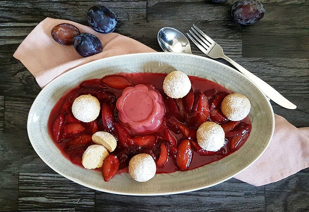 Rezept Quarkknödel aus dem Backrohr mit Zwetschgenpudding an Rotweinzwetschgen lowcarb glutenfrei