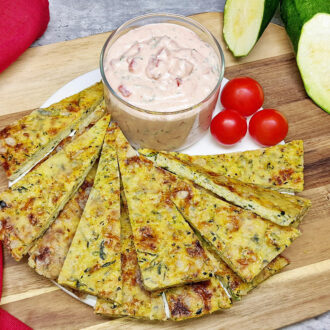 Rezept Zucchini Käse Ecken mit Tomaten Joghurt Dip low-carb keto glutenfrei
